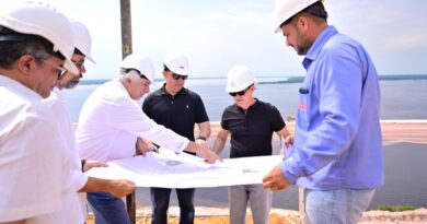 Prefeito David Almeida fiscaliza avanço das obras do parque Encontro das Águas Rosa Almeida