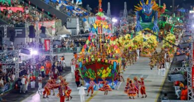 Reino Unido assume 3º lugar no Carnaval de Manaus