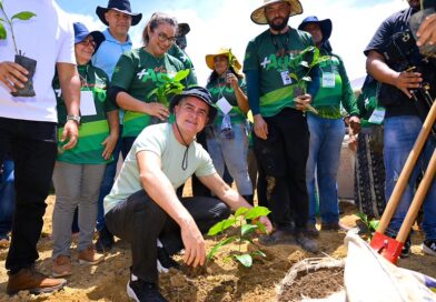 David Almeida inicia rede produtiva do café em Manaus e avança na diversificação econômica, além da Zona Franca