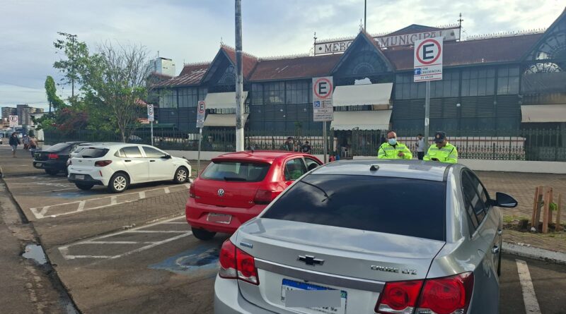 Prefeitura promove operação de ordenamento do trânsito no Centro