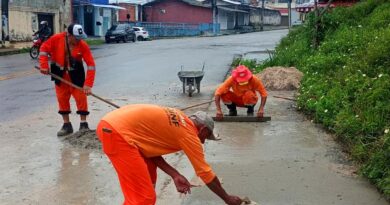 Prefeitura de Manaus avança com obras de drenagem e reconstrói calçada na rua José Romão, no São José
