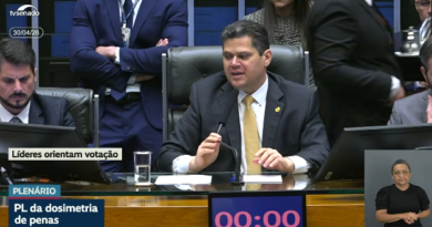 MAIS DERROTA AO GOVERNO Congresso derruba veto do presidente Lula sobre a Dosimetria