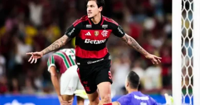 Pedro brilha, Flamengo vence o Fluminense e assume vice-liderança do Brasileirão