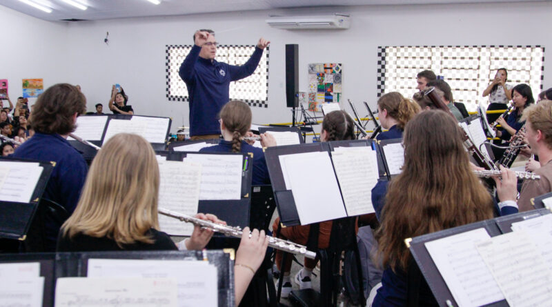 Prefeitura de Manaus recebe grupo Wind Symphony da BYU com workshop para estudantes do Cmae Aníbal Beça