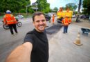 Em manhã de sol, prefeito Renato Junior fiscaliza operação ‘Tapa-Buracos’ na avenida André Araújo com uso de tecnologia para evitar ondulações na pista