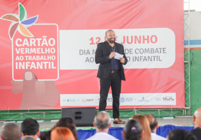 Prefeitura de Manaus realiza ação educativa em alusão ao ‘Dia Mundial Contra o Trabalho Infantil’ em escola municipal