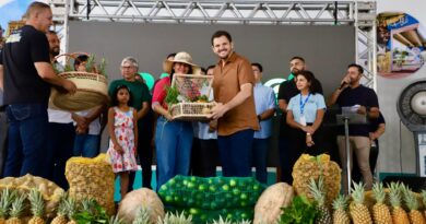 Prefeito Renato Junior entrega oito toneladas de alimentos do PAA e anuncia que vai dobrar investimento no programa garantindo geração de renda aos produtores rurais
