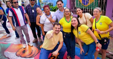 Prefeito Renato Junior visita ‘Ruas da Copa’ e prestigia trabalho feito nas comunidades que mantém viva a tradição de celebrar os jogos da Seleção Brasileira