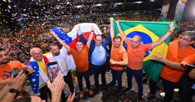 AVANTE REÚNE 12 MIL PESSOAS E TRANSFORMA LANÇAMENTO DE AUGUSTO CURY NA MAIOR MOBILIZAÇÃO POLÍTICA DA PRÉ-CAMPANHA NO AMAZONAS