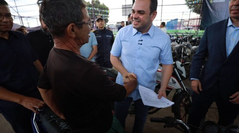 Governador Roberto Cidade participa da devolução de 47 motocicletas recuperadas no interior do Amazonas