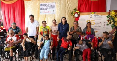 Emenda de Mayra garante cadeiras de rodas para PCDs em Nova Olinda