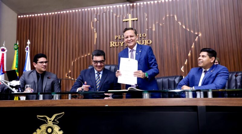 Adjuto Afonso (União) é eleito presidente da Assembleia Legislativa do Amazonas