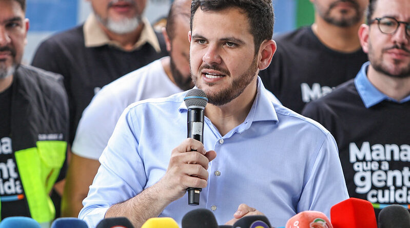 Prefeito Renato Junior faz apelo à população para combater descarte irregular de lixo e reduzir alagamentos em Manaus