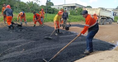 Prefeitura executa obra de recuperação viária em importante via do Tarumã