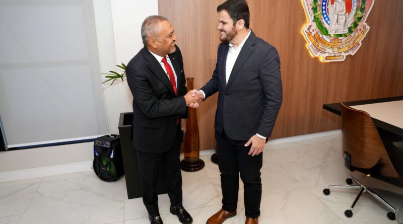 Prefeito Renato Junior destaca diálogo com TJ-AM para fortalecer parceria institucional e desenvolver projetos de infraestrutura em Manaus
