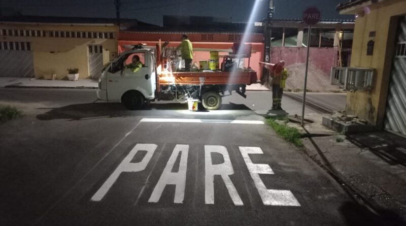 Prefeitura de Manaus amplia sinalização viária em bairros e grandes corredores para reforçar segurança no trânsito