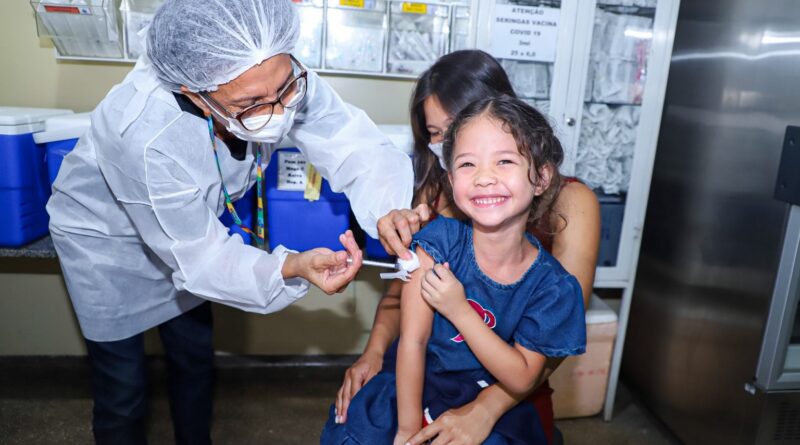 Multivacinação da prefeitura oferta segunda dose de reforço contra pólio para crianças de 4 anos