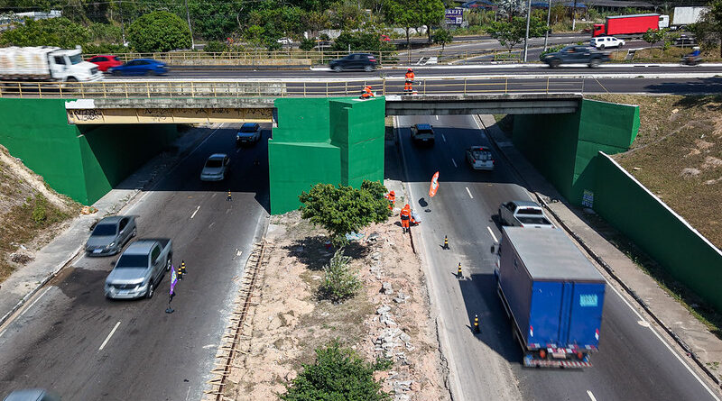 Prefeitura de Manaus revitaliza canteiro central e moderniza passagem de nível na avenida Max Teixeira