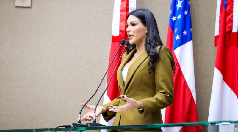 Mayra Dias defende mais vagas e agilidade no acesso gratuito ao RG