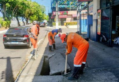 Prefeitura de Manaus recupera caixa coletora obstruída por descarte irregular de lixo no bairro Redenção