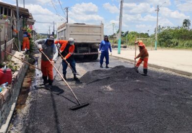 Prefeitura de Manaus aplica 40 toneladas de asfalto e recupera rua no Jorge Teixeira