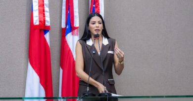 Mayra Dias cobra respostas sobre demora na transferência de crianças cardiopatas e problemas em maternidades do AM