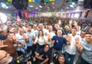 Após aprovação do fim da 6×1, Omar é aplaudido em encontros em Manaus