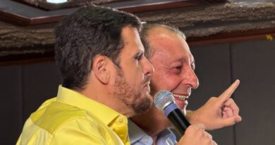 Prefeito diz que eleição da câmara de Manaus só será em dezembro; ‘foco agora é Omar Aziz’