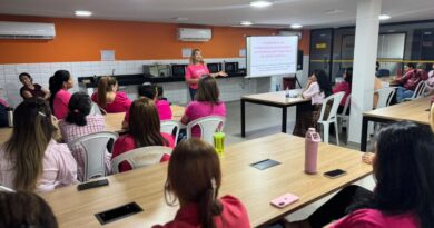 Prefeitura promove palestra do Outubro Rosa com foco na prevenção do câncer e no apoio emocional